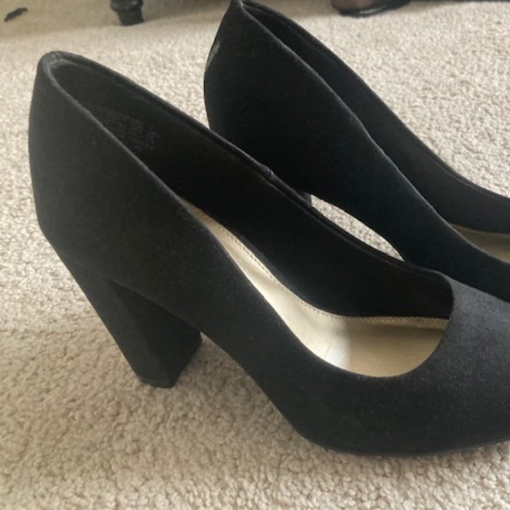 NEW Black block heel  suede size 7.5